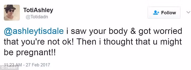 Một người sử dụng Twitter tỏ ra lo lắng khi thấy vòng 2 của ngôi sao Hollywood to hơn bình thường: “Tôi nhìn thấy bạn và lo không hiểu bạn có khỏe không! Rồi tôi lại nghĩ có lẽ bạn đang mang thai”.