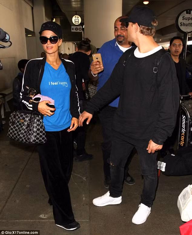 “Tôi thích cảm giác độc thân. Trước kia, tôi không bao giờ một mình, tôi luôn cần có bạn trai. Nhưng giờ, tôi thấy mình độc lập và hạnh phúc với bản thân mình”, Paris nói. (Ảnh: X17online)