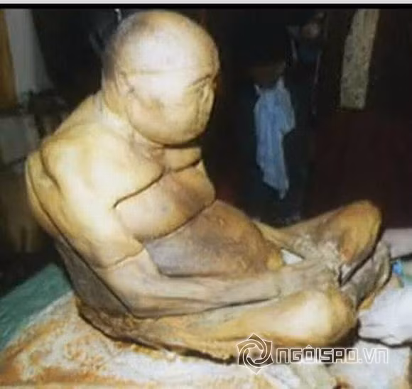 Điều khiến người ta thực sự bất ngờ chính là gương mặt của Dashi-Dorzho vẫn còn nguyên vẹn. Cơ thể ông thậm chí vẫn ổn định, da vẫn mềm và có tính đàn hồi, khớp vẫn di chuyển được. Các nhà phân tích pháp y hiện đại thực sự không biết giải thích thế nào. Tại sao một người đàn ông 150 tuổi, đã chết trong 75 năm mà cơ thể vẫn còn được như vậy?
