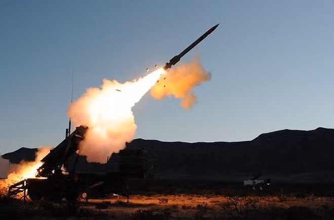 Để đánh chặn tên lửa đạn đạo thì đài radar dẫn bắn vẫn yêu cầu phải tính toán được đường bay dự kiến của mục tiêu để đưa đạn 48N6E3 hay 40N6 tới cự ly thật sát.