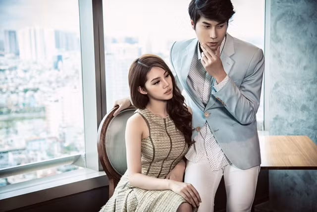 Tuy vậy, cả hai nhanh chóng trở thành đôi bạn thân ngoài đời bởi họ mới trở về từ nước ngoài nên có khá nhiều điểm chung. Jolie Nguyễn và Wacky đang khởi động những dự án riêng để tấn công làng giải trí Việt.