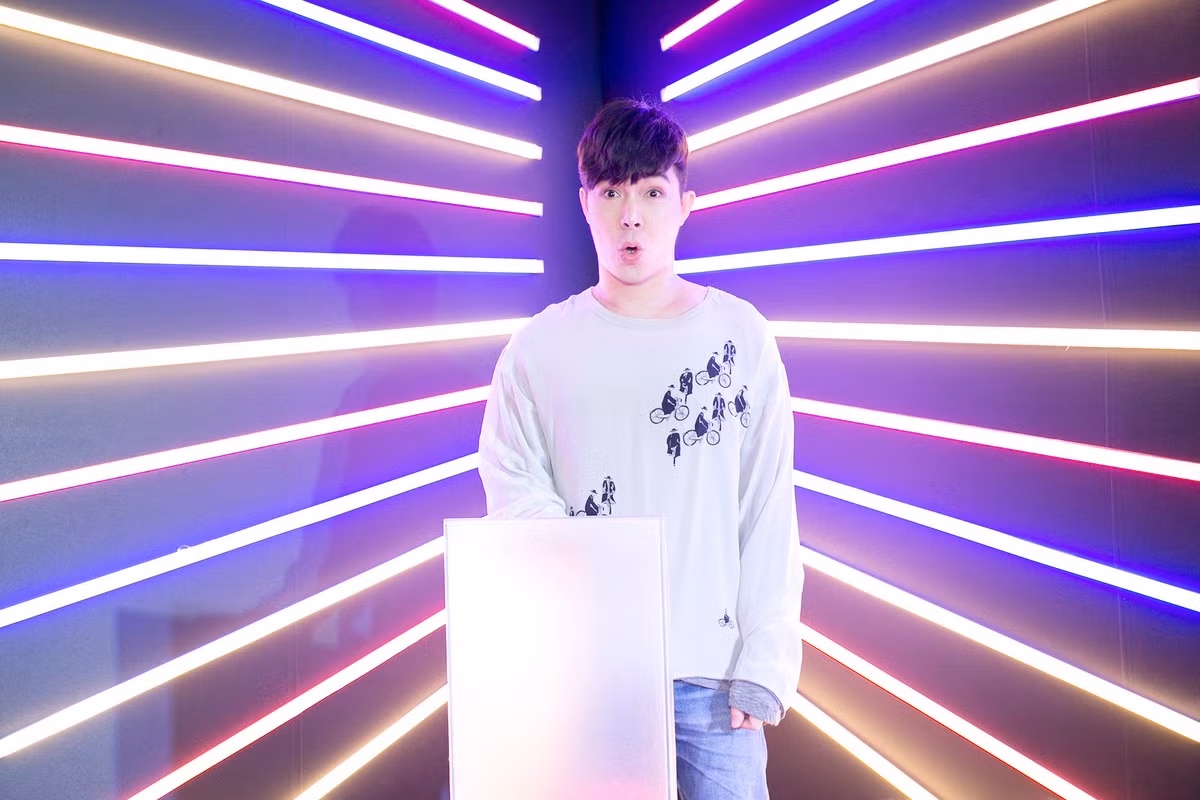 Được biết, sau thành công của hit triệu view MDD, ca sĩ Nathan Lee đang tất bật hoàn thiện cùng một lúc 3 dự án âm nhạc mới trong năm nay.