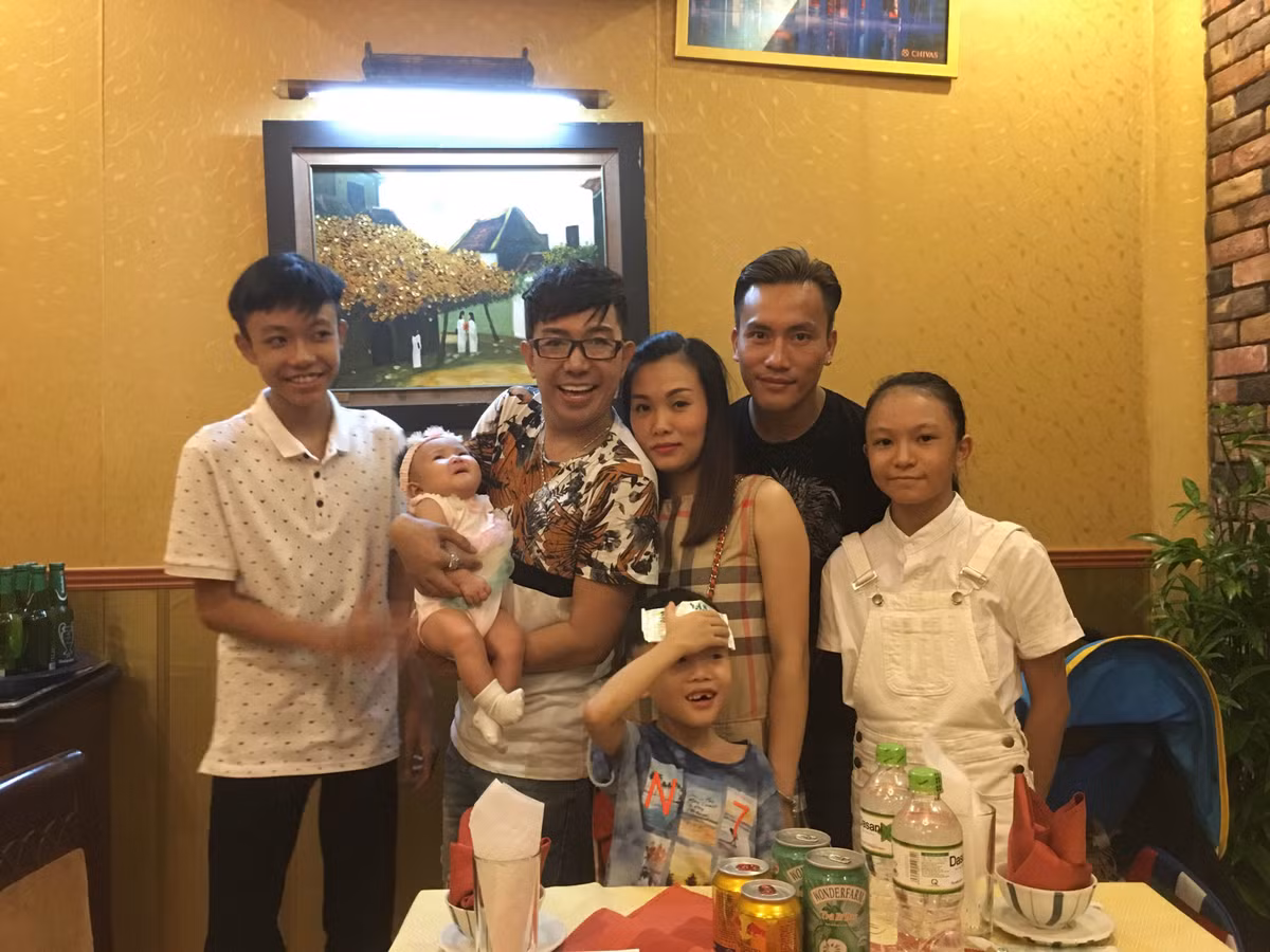 Sự ra đời của cô công chúa nhỏ là niềm hạnh phúc to lớn của Long Nhật và gia đình.