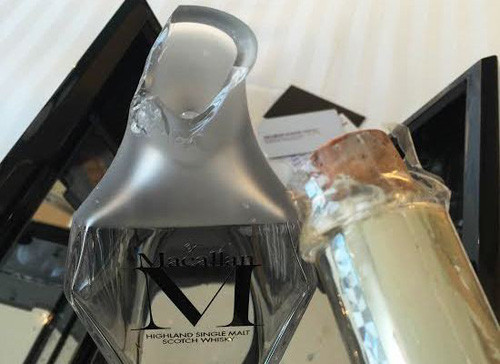 Khách tó Vietnam Alrlines làm “gãy cỏ” chai ruọu gàn 100 triẹu-Hinh-2