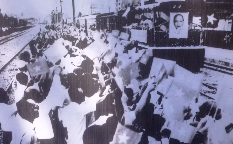 Tuyến đường sắt xuyên Việt nối liền Hà Nội-TP HCM được khôi phục vào ngày 2/9/1976 tạo điều kiện cho nhân dân 2 miền Nam-Bắc sum họp một nhà.