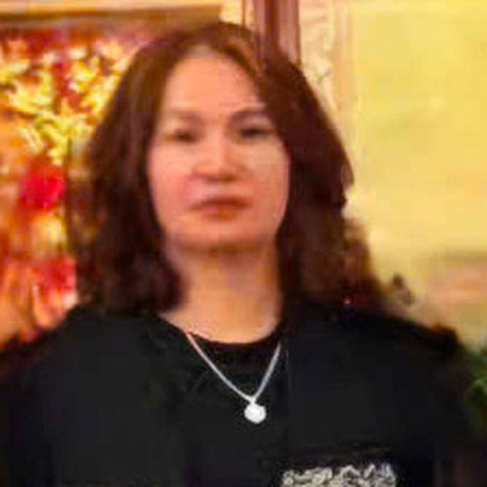 Như vậy, chỉ trong chưa đầy một năm, Hằng nhận gần 22 tỷ đồng của bị hại. Ngoài số tiền trên, bà Trần khai đã trực tiếp đưa cho ông Mót tại phòng làm việc 3,5 tỷ đồng, 10.000 USD và quà; thông qua Hằng cho Mót mượn 800 triệu đồng với giao kèo "trừ vào tiền làm giấy tờ". Tuy nhiên, quá trình điều tra, cựu trưởng Công an TP Phú Quốc bác bỏ việc nhận tiền, chỉ nhận quà. Ở phi vụ đầu tiên này, cơ quan điều tra cáo buộc Hằng là chủ mưu; Mót giúp sức, tạo lòng tin để "em gái" chiếm đoạt tiền.