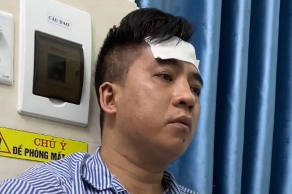 Khi công an hỏi về vụ án với chị B, Hùng đã thừa nhận mình là hung thủ. Ngày 20/3, hai người hẹn gặp nhau. Sau khi lấy phòng tại khách sạn M.P, Hùng và chị B nảy sinh mâu thuẫn, Hùng dùng tay siết cổ nạn nhân. Chị B sau một hồi chống cự thì tử vong. Biết chị B đã chết, Hùng lấy điện thoại và một số đồ trang sức của nạn nhân rồi bỏ đi. Gã chuẩn bị 2,5 triệu tiền thật rồi trộn với tiền giả nhét vào phong bì tìm đến nhà ông M trả nợ và tiếp tục gây thêm một vụ án nữa. 