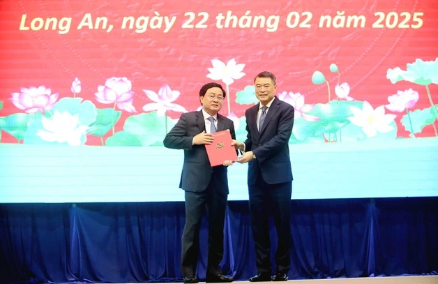 Pho Chu nhiem UBKTTU Nguyen Van Quyet lam Bi thu Tinh uy Long An