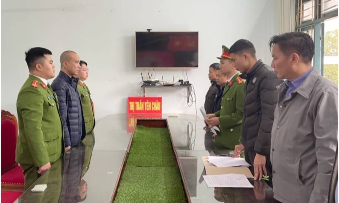 Bat khan cap tai xe xe khach vu tai nan 6 nguoi tu vong