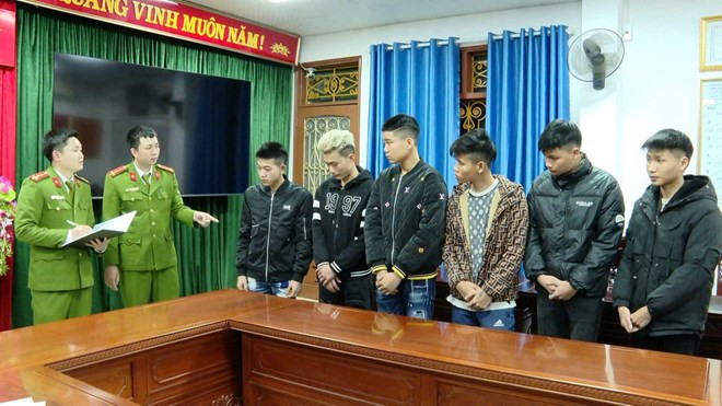 Ninh Bình: Nguyên nhân vụ cầm dao vào sân bóng hành hung người Ninh Binh: Nguyen nhan vu cam dao vao san bong hanh hung nguoi