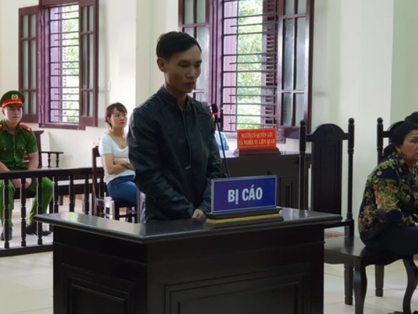 Tin chắc rằng tội ác của mình sẽ bị chôn vùi theo xác chết, Nguyễn Mạnh Hùng đã sang Lào làm ăn 2 năm rồi trở về. Hùng hoàn toàn không ngờ, tội ác tưởng chừng đã chìm vào quên lãng lại bị các lực lượng điều tra làm rõ một cách tài tình. Ngày 31/10/2018, TAND tỉnh Quảng Bình tuyên phạt Hùng án chung thân về tội “Giết người” và 5 năm tù tội “Cướp tài sản”, tổng mức hình phạt chung thân. 