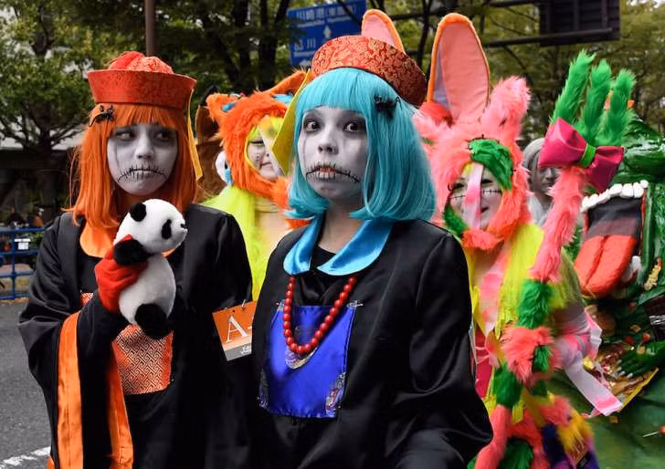 Halloween Kawasaki (Nhật Bản): Lễ hội hóa trang này cũng diễn ra ở Nhật Bản. Khác với Obon, Halloween Kawasaki có nhiều điểm tương đồng với lễ hội Halloween diễn ra ở Mỹ. Vào ngày cuối cùng của tháng 10, mọi người hóa trang theo phong cách ma quái và đi diễu hành khắp đường phố ở Kawasaki, vùng ngoại ô Tokyo. Ảnh: Toshifumi Kitamamura.
