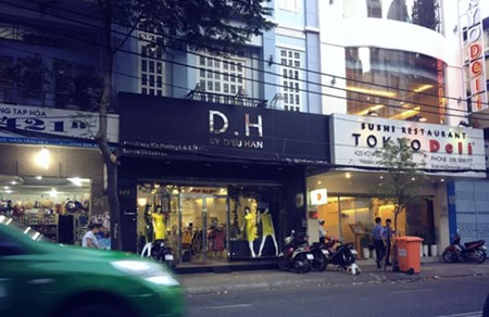 Bà Trang làm đơn phản tố, bác bỏ những nội dung Diệu Hân trình bày và yêu cầu trả đủ 360 triệu cho 8 tháng thuê nhà còn lại trong hợp đồng, cho dù hoa hậu này không sử dụng căn nhà suốt thời gian đó. Trong ảnh là căn nhà bà Trang cho Diệu Hân thuê.