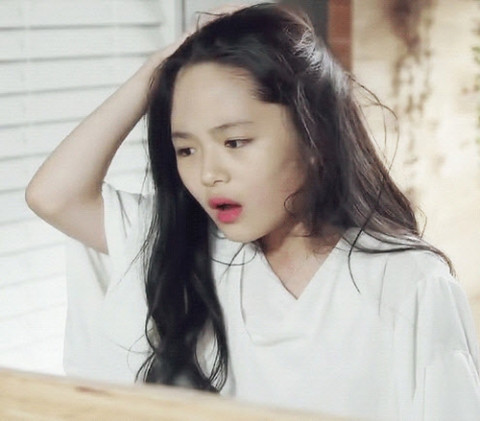 Cùng ngắm nhìn những hình ảnh tuyệt đẹp của cô bé 11 tuổi xinh như mỹ nữ: