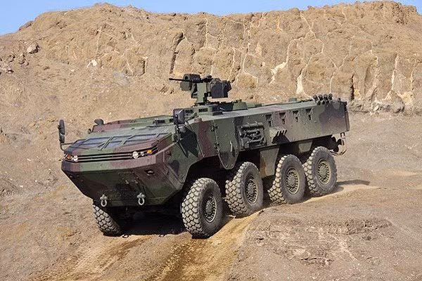 Xe ARMA 8x8 là xe APC bánh hơi thế hệ mới có tính cơ động cao.