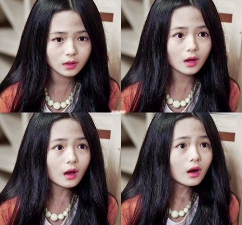 Theo báo Dân Việt, mới đây, Cho Eun Huyng - diễn viên nhí đảm nhận vai tiểu thư Hideko thủa nhỏ trong bộ phim đình đám về đề tài đồng tính nữ của Hàn Quốc – The Handmaiden được công chiếu tại liên hoan phim Canes đã thu hút được rất nhiều sự chú ý của báo chí và cư dân mạng Hàn Quốc với khuôn mặt xinh đẹp và khả năng diễn xuất tốt.