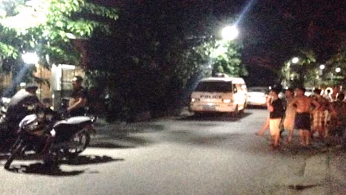 Ghen tuong, chong dung dao chem toi tap vo