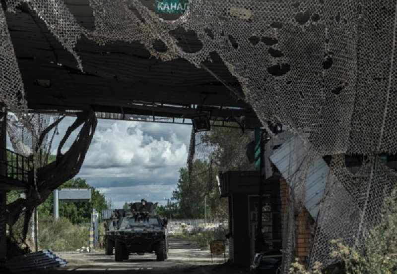 Cho dù lực lượng Belarus này không tham chiến thì vẫn có thể kiềm chế được quân Ukraine ở mặt trận phía Bắc. Quân đội Ukraine phải bố trí một phần quân để đối phó, làm giảm đáng kể số lượng quân tham chiến tại Kursk. Bằng cách này, giúp giảm bớt áp lực đối với Nga một cách hiệu quả. Ảnh: Reuters.