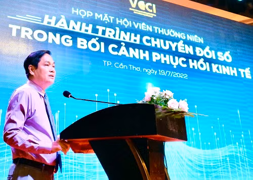 Tại kỳ họp thứ 19, Hội đồng nhân dân thành phố Cần Thơ khóa IX, nhiệm kỳ 2016 - 2021, ông Nguyễn Văn Hồng được bầu giữ chức vụ Phó Chủ tịch UBND TP Cần Thơ.