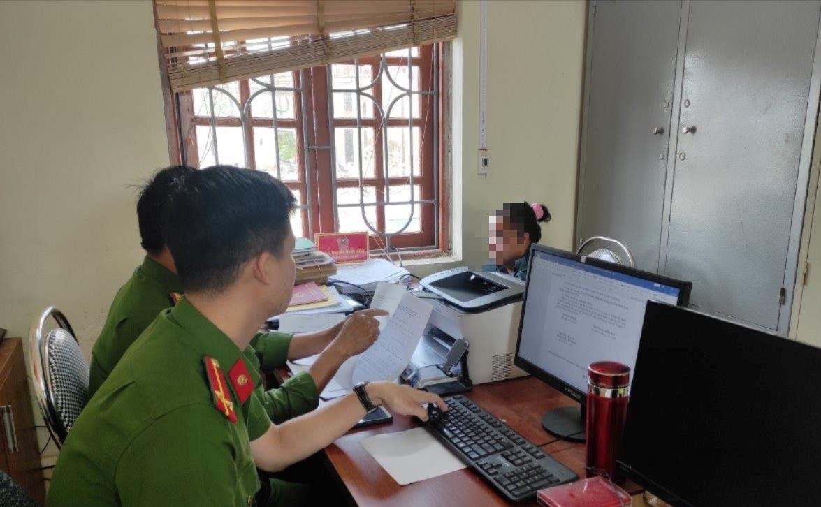 Hải Dương: Người phụ nữ bị phạt vì đăng tin “chặt cây đa, nhiều người chết“ Hai Duong: Nguoi phu nu bi phat vi dang tin “chat cay da, nhieu nguoi chet“