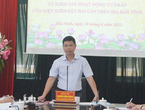 Năm 2007, ông Nguyễn Công Thắng từ chuyên viên được bổ nhiệm vị trí Phó Trưởng phòng Khách hàng doanh nghiệp, Ngân hàng Công Thương Việt Nam tại Khu công nghiệp Tiên Sơn, tỉnh Bắc Ninh.