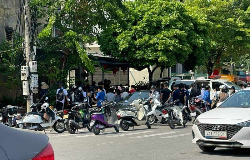 Chồng đâm vợ rồi tự sát: Nghe tiếng động, bố vợ phát hiện sự việc đau lòng Chong dam vo roi tu sat: Nghe tieng dong, bo vo phat hien su viec dau long