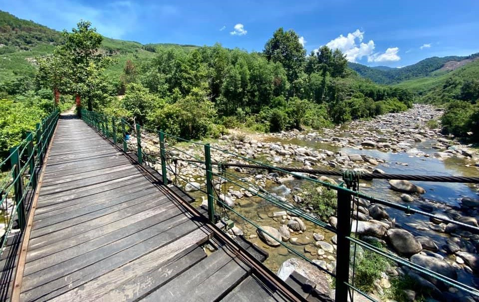 Trà Bồng: Gói thầu cầu qua suối Trà Bói 1 số hiệu 2 nội dung Tra Bong: Goi thau cau qua suoi Tra Boi 1 so hieu 2 noi dung