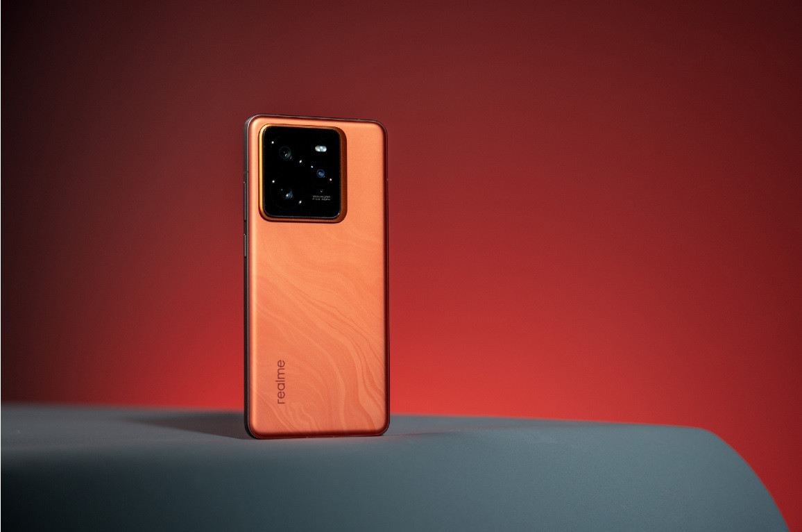 Realme vừa ra mắt chiếc flagship mới nhất của hãng mang tên ealme GT7 Pro, với nhiều điểm nhấn ấn tượng như chip Snapdragon 8 Elite, khả năng chụp ảnh dưới nước và viên pin dung lượng lớn.