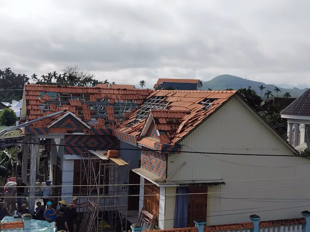 Loc xoay lam toc mai 36 nha dan o Quang Ngai