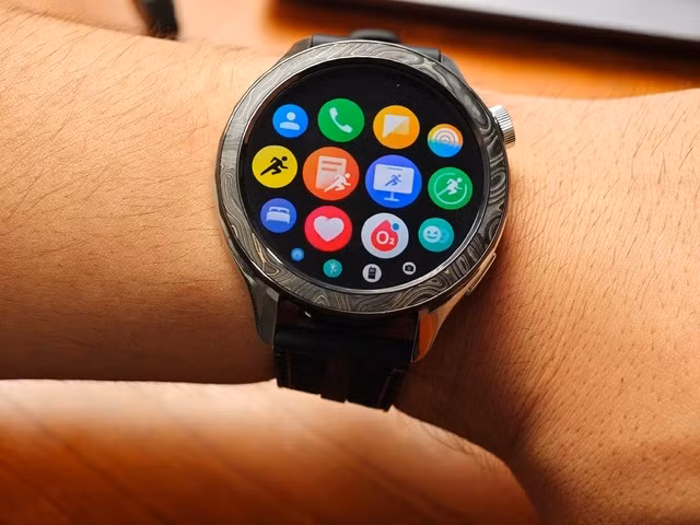 Xiaomi Watch S4 hỗ trợ cả eSIM và NFC, đồng thời cũng hỗ trợ cả GPS giúp vẽ bản đồ độc lập mà không cần phải ghép nối với điện thoại.