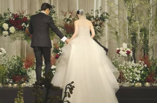 Nua dem day di uong nuoc, toi bun run nghe bo me chong noi chuyen