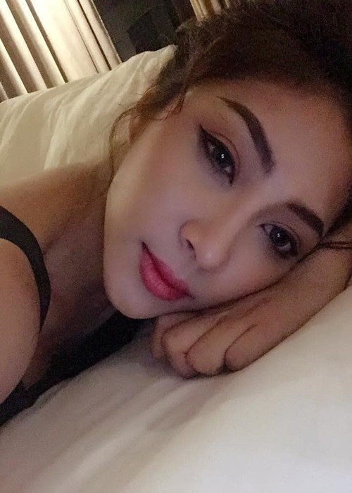 Đối mặt với những lời tố của Thu Thảo, doanh nhân Phúc Thành chia sẻ trên Dân Trí: "Đó là vấn đề cá nhân, tôi không muốn chia sẻ, đó cũng không phải vấn đề gì trong cuộc sống này. Tôi là dân kinh doanh, cho nên tôi không thích ồn ào, còn ai thích ồn ào thì cứ làm, làm sao cho đúng pháp luật thì làm thôi". Sau động thái của chồng cũ, Thu Thảo đăng tải status nhớ các con. Ảnh: FB Thu Thảo