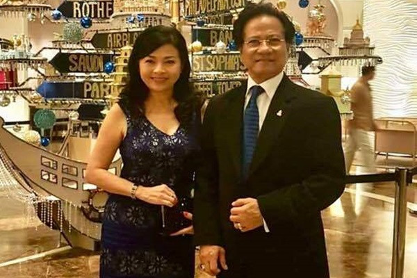Hôn nhân 46 năm của Chế Linh bên vợ thứ 4 kém 10 tuổi Hon nhan 46 nam cua Che Linh ben vo thu 4 kem 10 tuoi