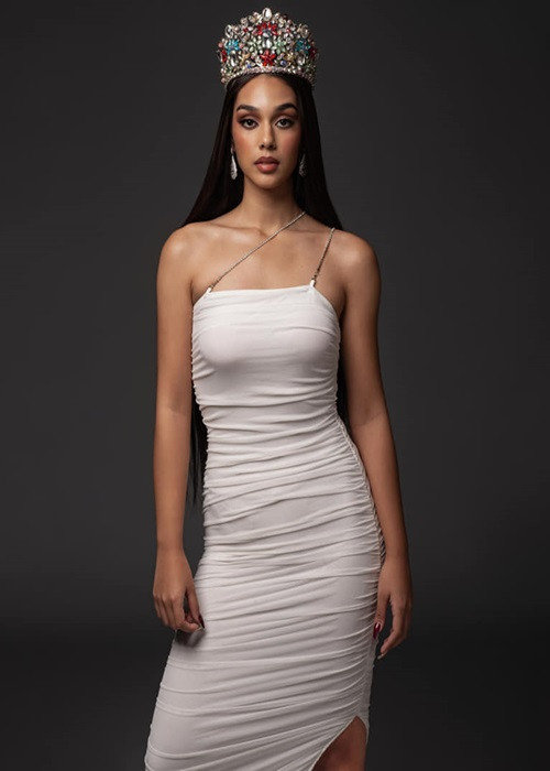 Là một trong những gương mặt tươi tắn nhất cuộc thi, người mẫu 23 tuổi Naelah Alshorbaji đến từ Philippines ngày càng tỏa sáng. Ảnh: FB Naelah Alshorbaji