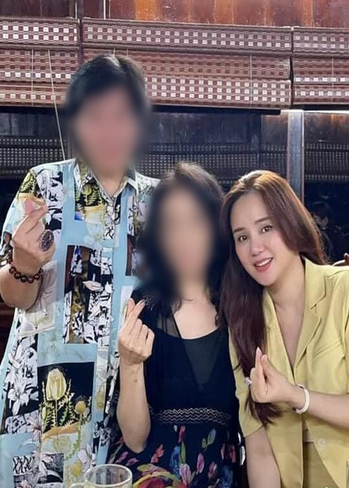 Ngoài ra, nữ ca sĩ còn khoe vợ chồng cô được các doanh nhân khen ngợi. Ảnh: FB Vy Oanh