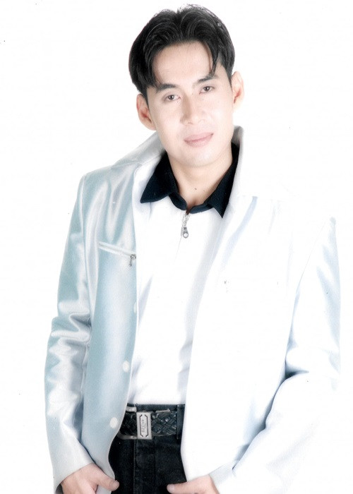 Đoan Trường kết hôn lần đầu tiên năm 2002. Bà xã của anh là cô gái Hà Nội. Cả hai kết hôn ở Nga.