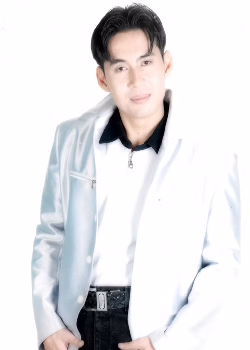 Đoan Trường kết hôn lần đầu tiên năm 2002. Bà xã của anh là cô gái Hà Nội. Cả hai kết hôn ở Nga.