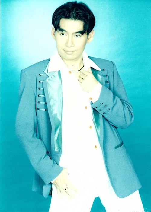 Khi về nước, vợ chồng Đoan Trường không ai muốn vào Nam, cũng không ai muốn ra Bắc. Vì vậy, cả hai ly hôn sau 5 năm gắn bó. Sau này, vợ cũ của Đoan Trường qua Pháp định cư.