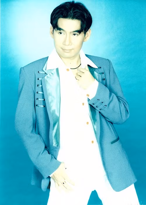 Khi về nước, vợ chồng Đoan Trường không ai muốn vào Nam, cũng không ai muốn ra Bắc. Vì vậy, cả hai ly hôn sau 5 năm gắn bó. Sau này, vợ cũ của Đoan Trường qua Pháp định cư.