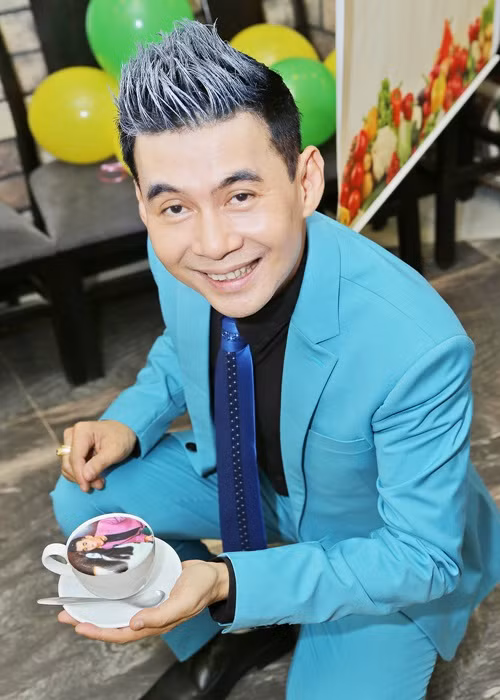 Trong khi đó, có lần sang Mỹ, Đoan Trường vẫn ghé thăm tình cũ và được vợ chồng cô tiếp đón nồng hậu.