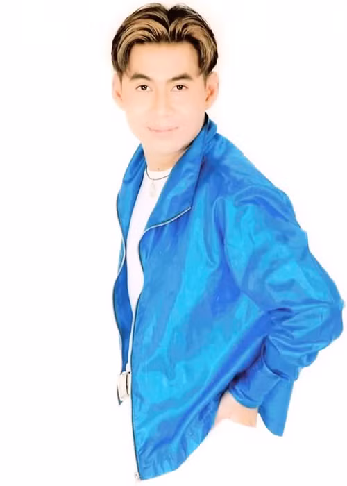 Năm 2010, Đoan Trường và bạn gái về sống với nhau như vợ chồng. Tuy nhiên cả hai quyết định không cần đăng ký kết hôn, vì trong tương lai nửa kia của nam ca sĩ theo gia đình sang Mỹ định cư.