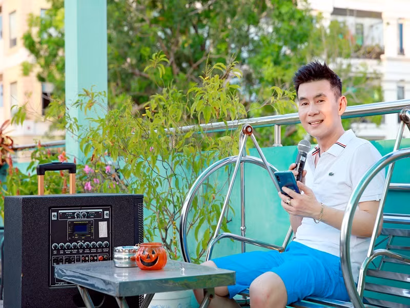 Về mẫu người yêu lý tưởng, ca sĩ Đoan Trường cho biết, Cát Tường có tất cả tiêu chí anh mong đợi. Đó là cá tính như đàn ông nhưng vẫn có sự mềm dẻo.