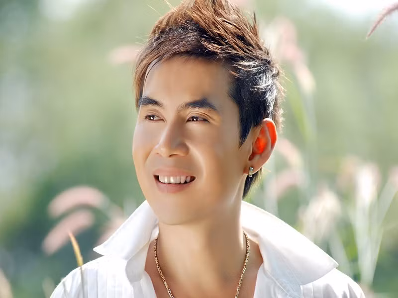 Đoan Trường cho biết, nhờ chia tay trong hòa bình, anh và hai người cũ giữ mối quan hệ bạn bè.