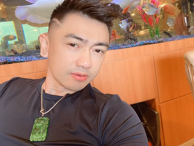 Ở xứ cờ hoa, nam ca sĩ 1979 kinh doanh. Ảnh: Yan