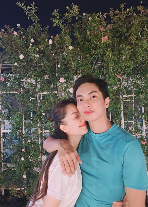 Giữa Khánh Thi và Phan Hiển xảy ra những giận hờn, tranh cãi. Cuối cùng, Phan Hiển là người nhận thua.