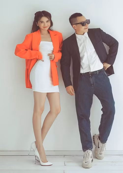 Khi chia sẻ về cuộc sống của bản thân, Khắc Tiệp cũng gắn với con số cụ thể. Ảnh: FB Khắc Tiệp