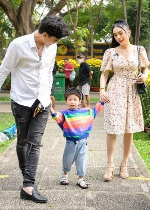 Vợ chồng Lâm Khánh Chi dự định sinh con thứ 2 vào năm 2020 song vì tình hình dịch bệnh phức tạp nên cả hai phải hoãn kế hoạch.