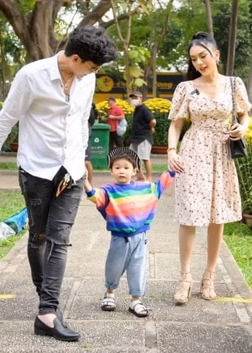 Vợ chồng Lâm Khánh Chi dự định sinh con thứ 2 vào năm 2020 song vì tình hình dịch bệnh phức tạp nên cả hai phải hoãn kế hoạch.