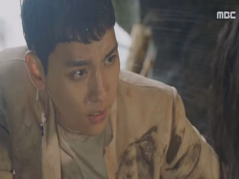 Vài năm trở lại đây, chồng sắp cưới của Park Shin Hye đóng “The kings of dramas”, “The great seer”, “Ugly alert”, “Adolescence medley”, “Mother’s garden”, “The girl who sees smells”, “All about my mom”, “The flower in prison”, “Missing 9”. Ảnh: Saostar