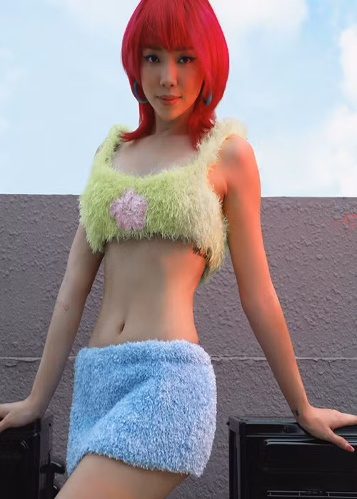 Toc Tien goi cam voi vay ao ngan cun con